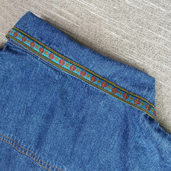 Vintage Studio Ease Lightweight Denim Jacket Embellished w/ Ribbon Edges size 8 - Picture 10 of 15